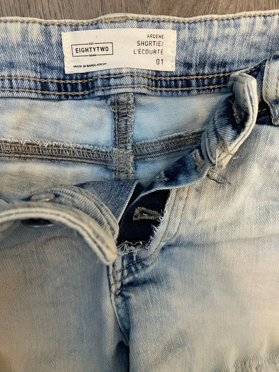 ARDENE Light Blue Distressed Denim Shorts with Frayed Hem SIZE 01 - Picture 2 of 3